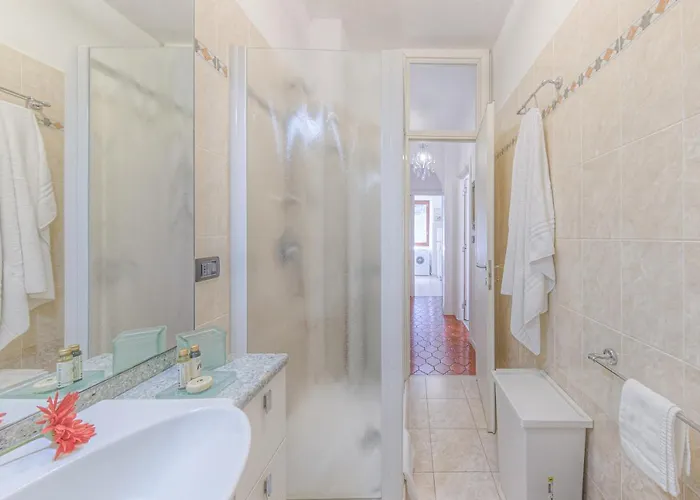 Comodo E In Ottima Posizione